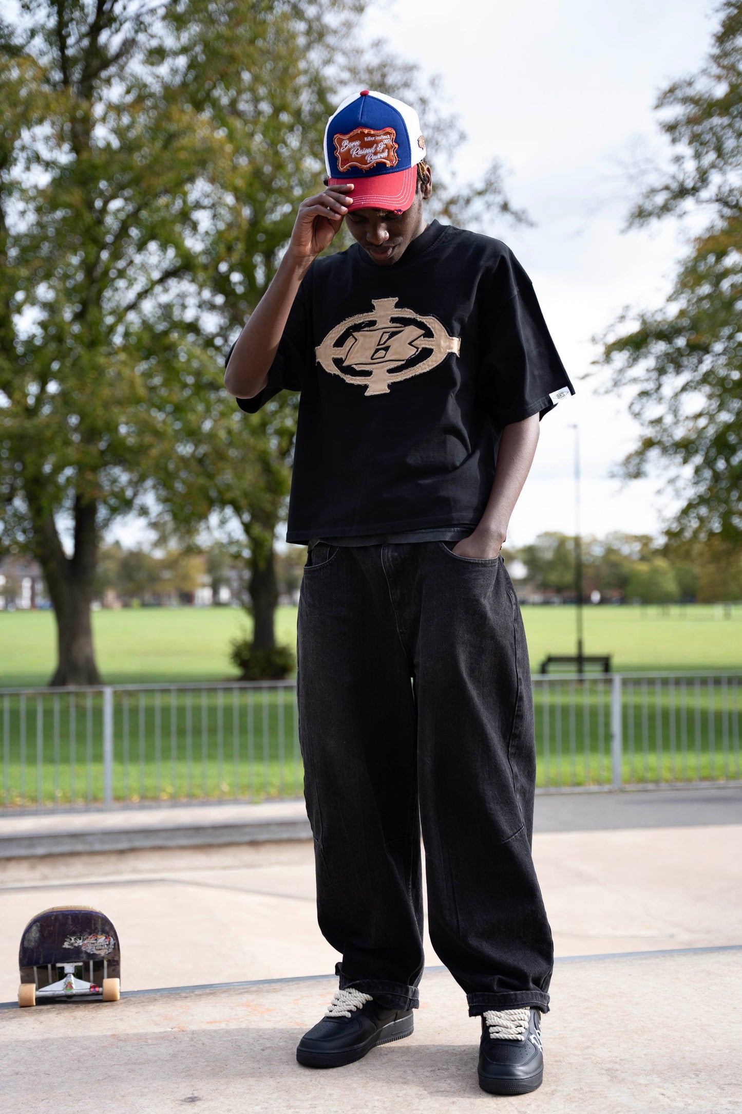 BLOCK RUNNER TEE - BLACK x BROWN
