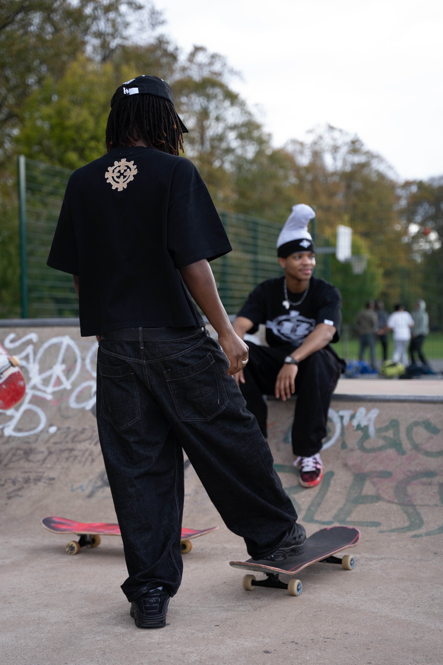 BLOCK RUNNER TEE - BLACK x BROWN