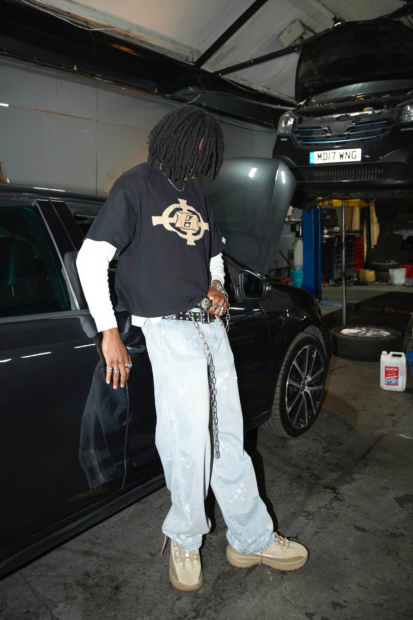 BLOCK RUNNER TEE - BLACK x BROWN